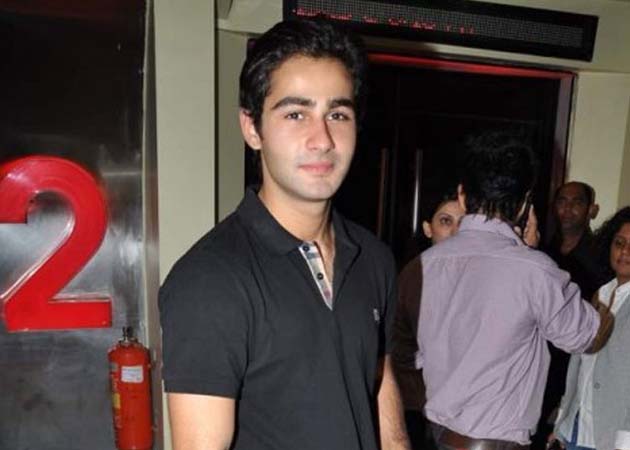 Saif Ali Khan to launch Kareena Kapoor's cousin Armaan in Bollywood